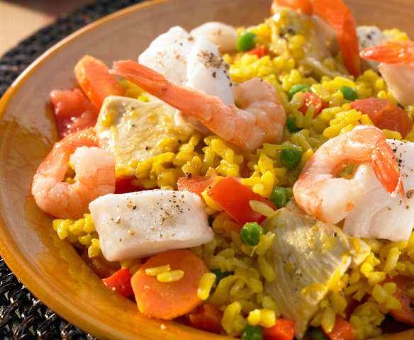 Paella mit Hähnchen, Fisch und Meeresfrüchten
