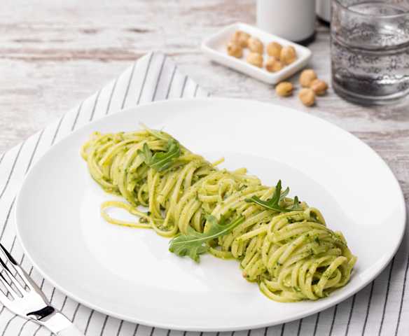 Linguine al pesto di nocciole ed erbette