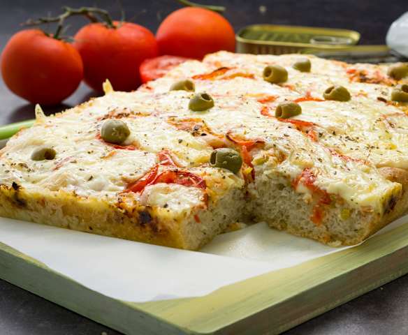 Pizza gorda con masa crujiente Pizza gorda con masa crujiente