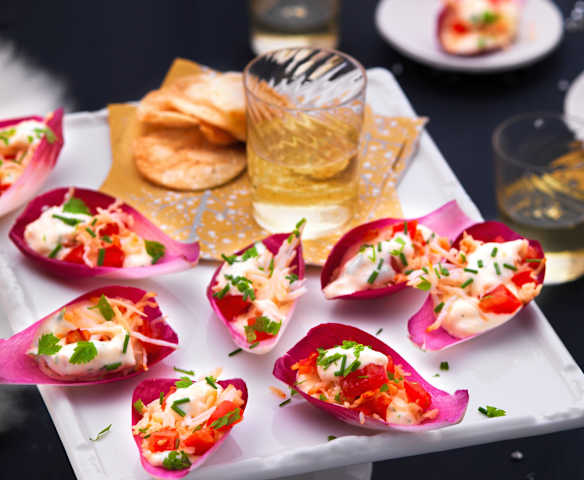 Barquettes d'endive aux miettes de crabe