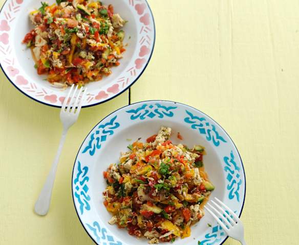 Salada de frango e vinagreta de framboesa