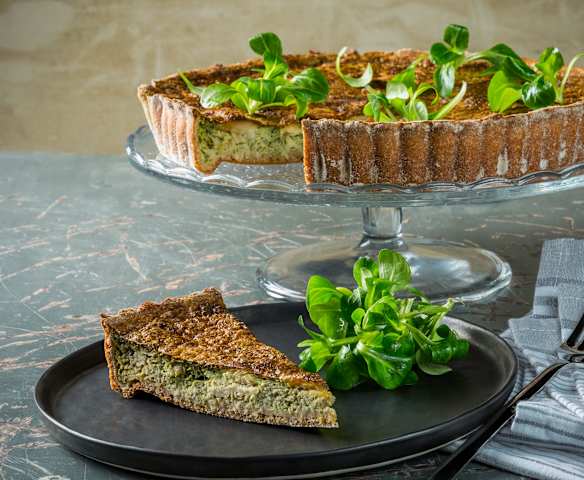 Sellerie-Topfen-Quiche mit Räucherforelle