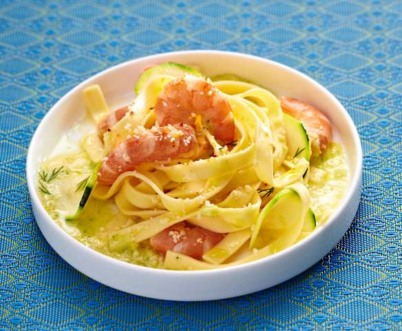 Paste cu dovlecei, crevete și lămâie