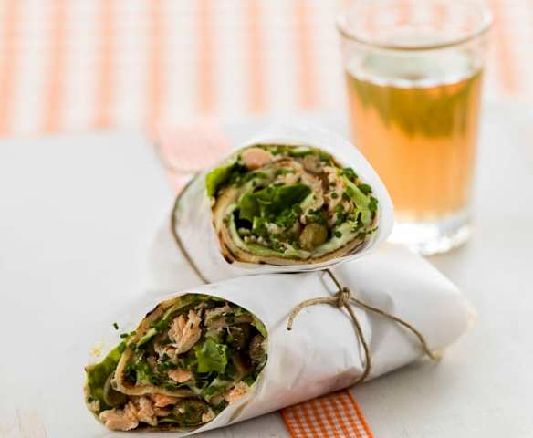 Wraps de crepes com salmão