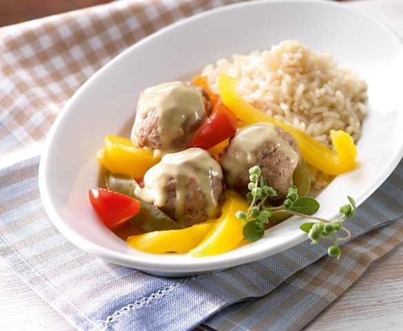 Meatballs with Rice, Peppers and Curry Sauce