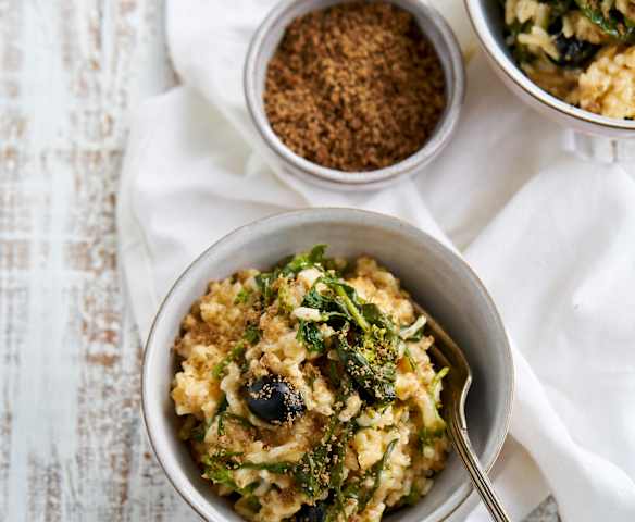 Risoto de bacalhau com grelos e broa de avintes