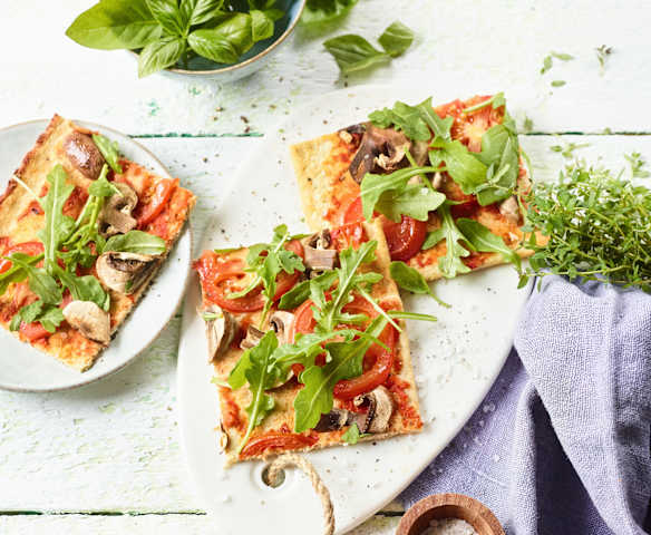 Low Carb Pizza mit Hähnchen