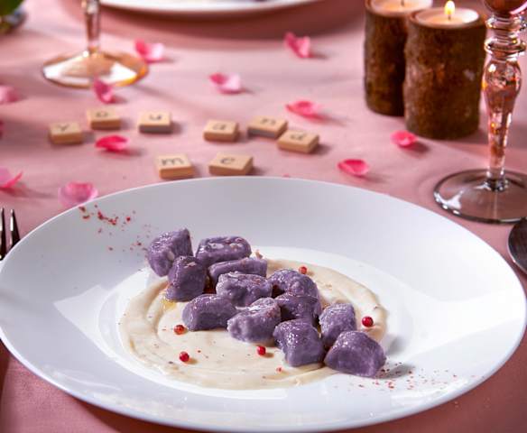 Gnocchi di patate viola con salsa al pepe rosa (per 2 persone)