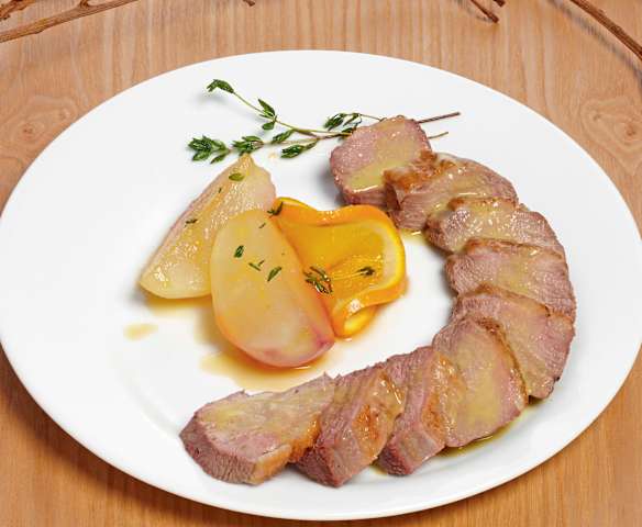 Filet de canard, navets à l'orange glacés au miel