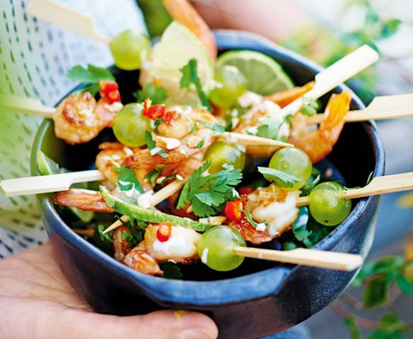 Brochettes de crevettes marinées au lait de coco