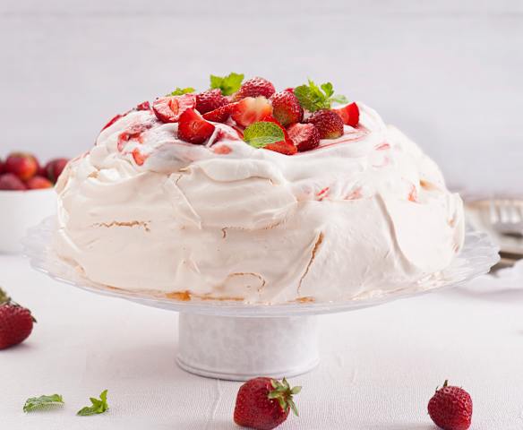 Pavlova z truskawkami