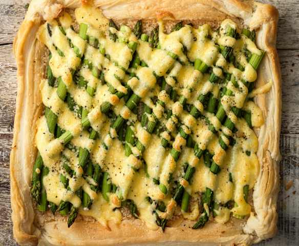 Spargel-Hollandaise-Tarte