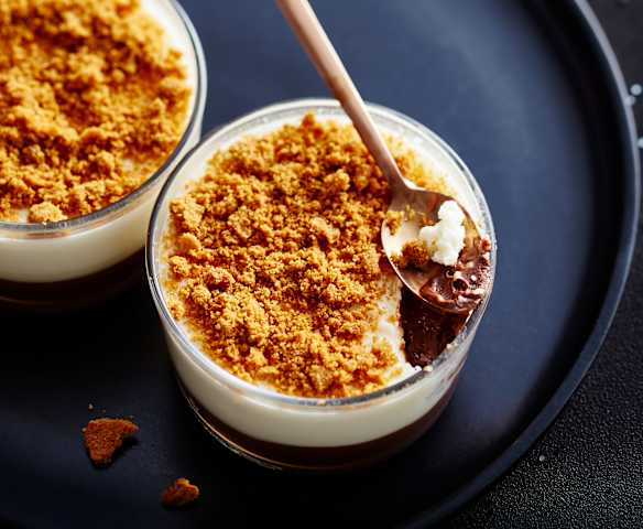 Kokoscreme mit Schokolade und Spekulatius