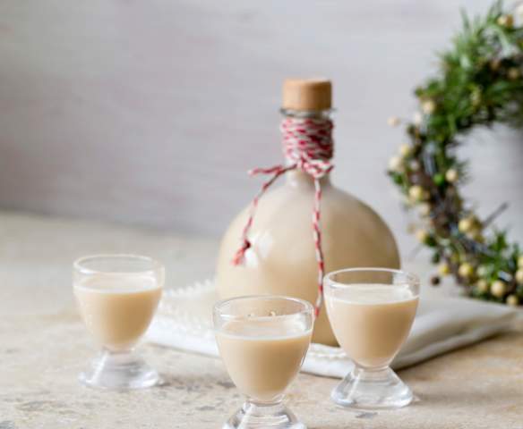 Advocaat (Eggnog liqueur) Advocaat (Eggnog liqueur)