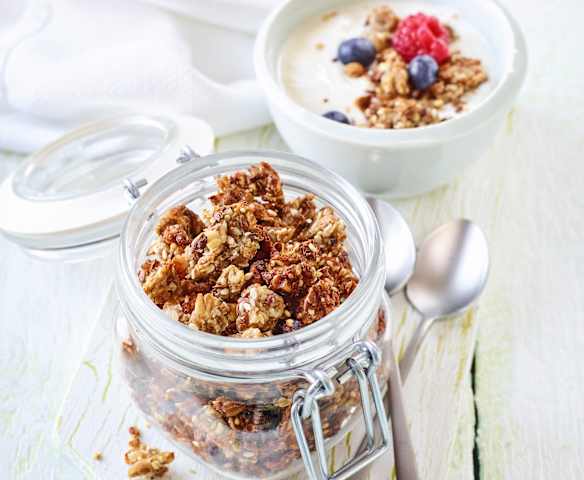 Vollkorn-Walnuss-Granola