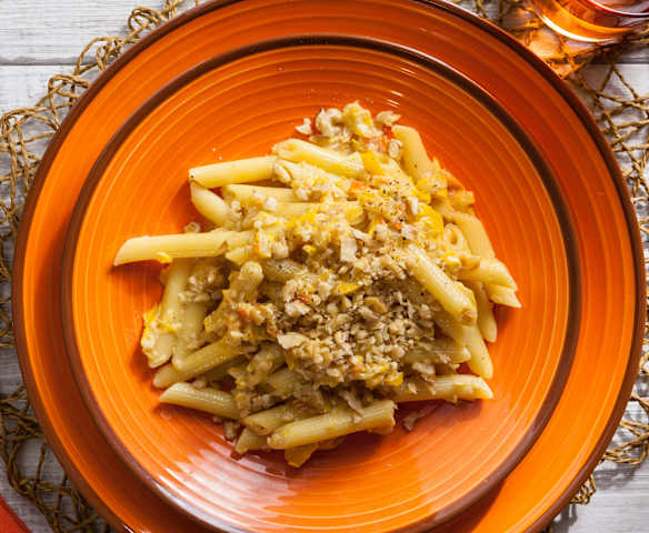 Penne peperoni e noci
