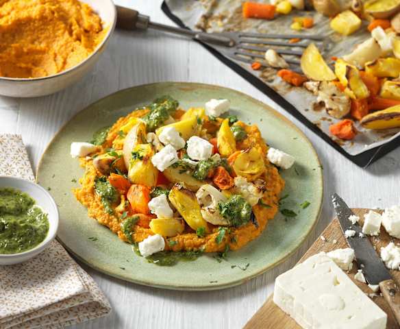 Butternusscreme mit Ofengemüse