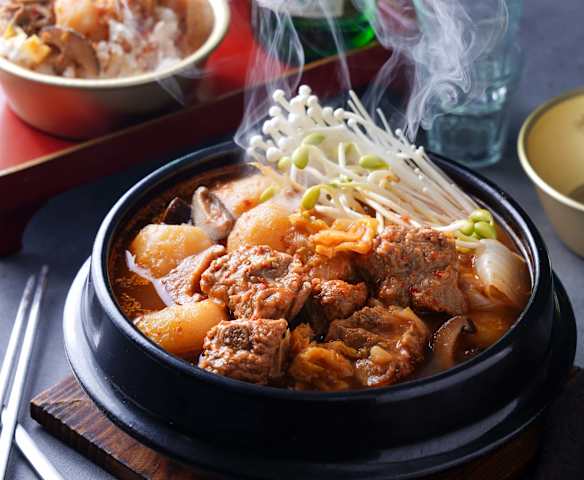 韓式馬鈴薯排骨鍋