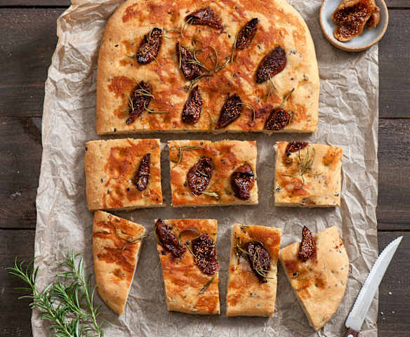 Focaccia z figami i rozmarynem