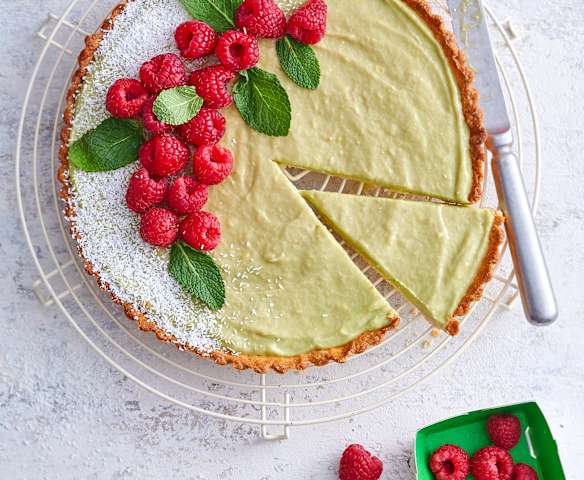 Tarte avocat, banane et framboises