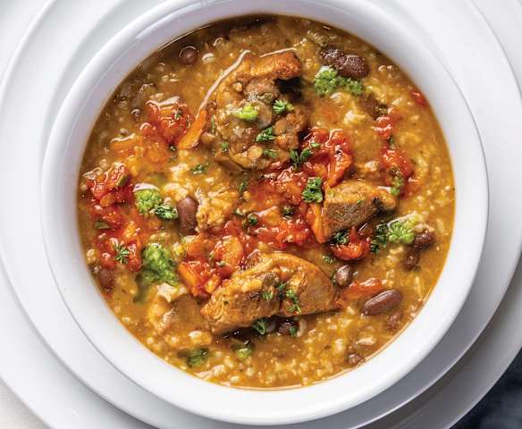 Guacho de rabito con frijoles chiricanos