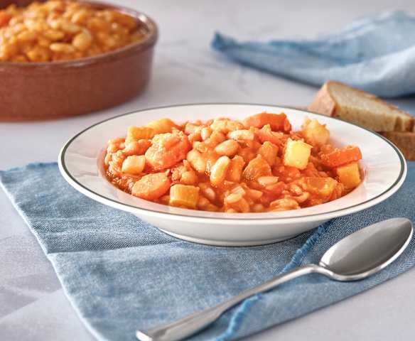 Σιγομαγειρεμένα φασόλια γιαχνί