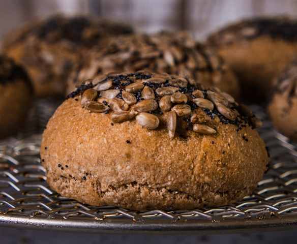 Karabuğday ve Siyez Buğdaylı Ekmek Topları