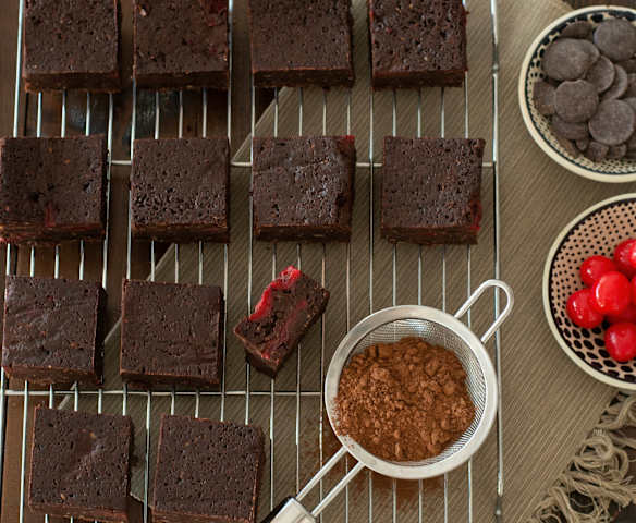 Νηστίσιμα μπράουνις με κεράσια