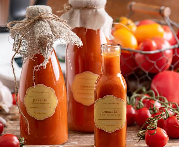 Przecier pomidorowy (passata) z chili i czosnkiem