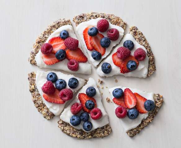 Fruit and yoghurt pizza