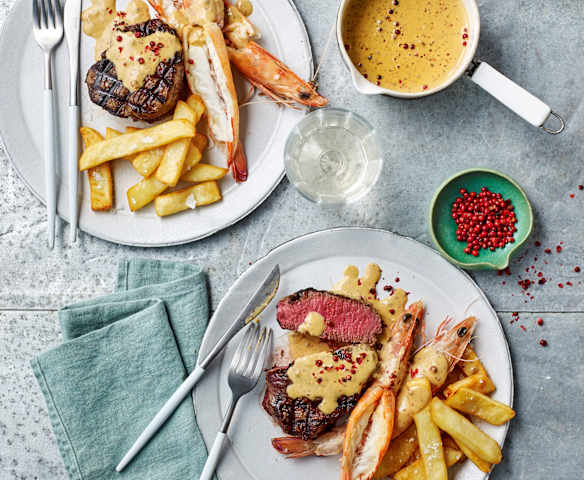 Surf and turf with pink peppercorn sauce (TM6)