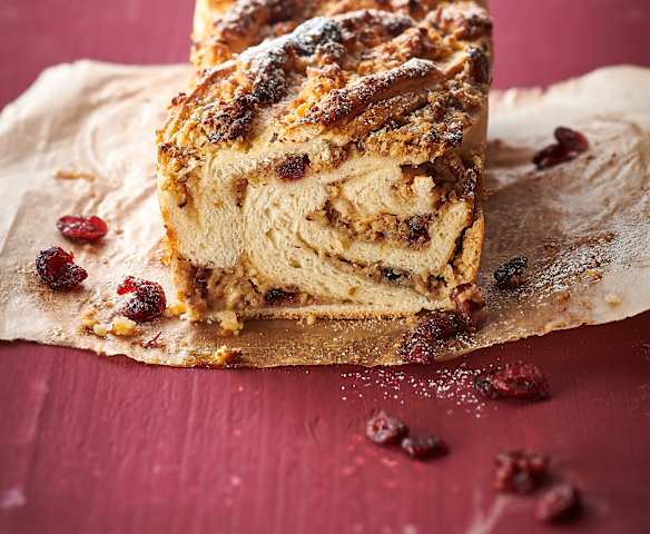 Russenzopf mit Cranberries Russenzopf mit Cranberries