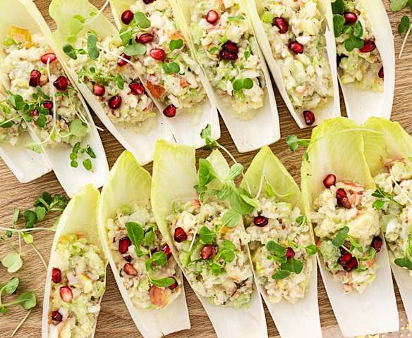 Salade Waldorf sur feuilles d'endive