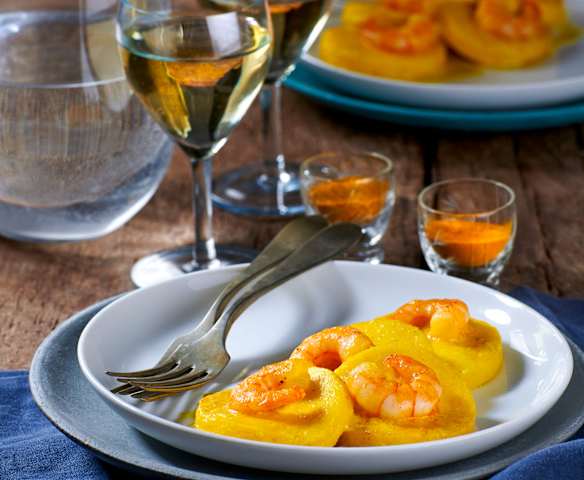 Gnocchi alla romana alla curcuma con gamberi al curry