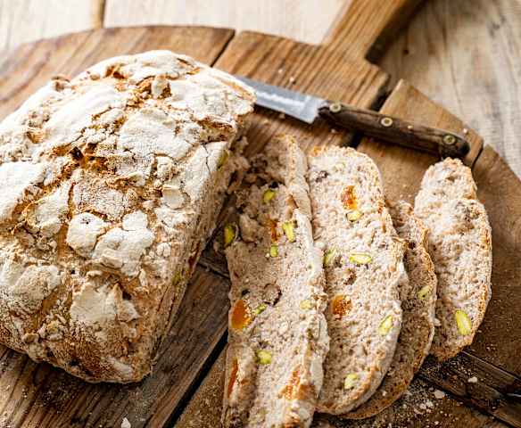 Pain polka pistaches-abricots-noisettes