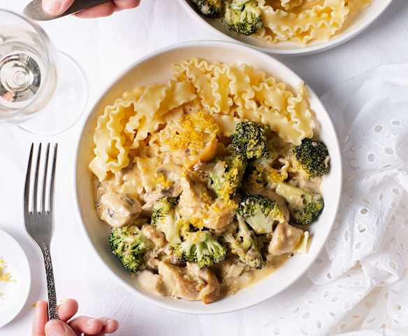 Brokkoli-Pilz-Pasta mit Hühnerbrust