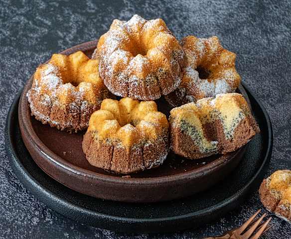 Mini triple layer bundts