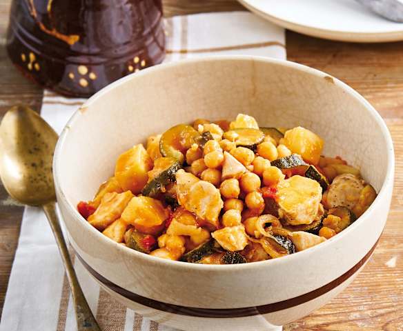 Guisado de frango com grão e batata-doce