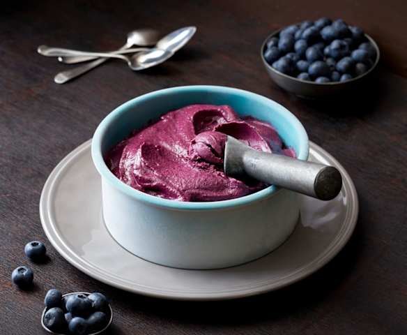 Quick blueberry ice cream
