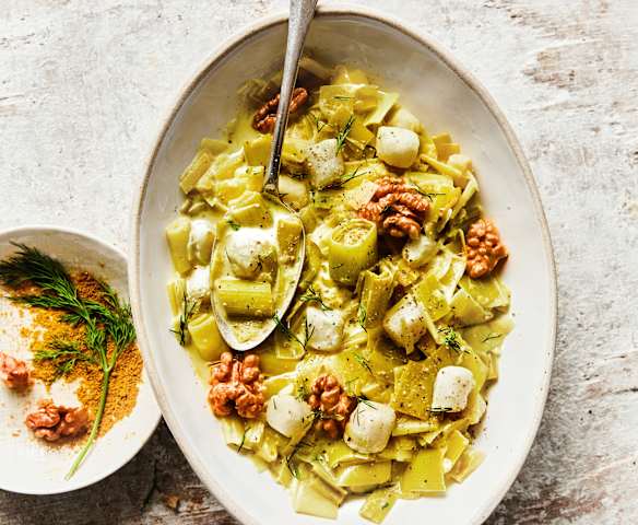 Fondue de poireaux au curry et noix de pétoncle