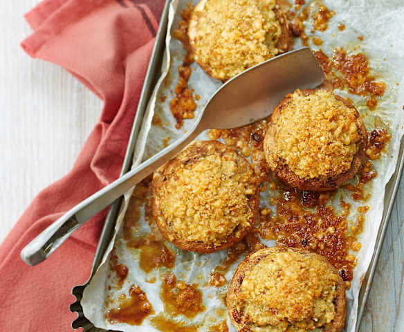 Champignons farcis au poulet, oignon et cerfeuil
