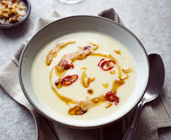 Selleriecremesuppe mit Chilibutter