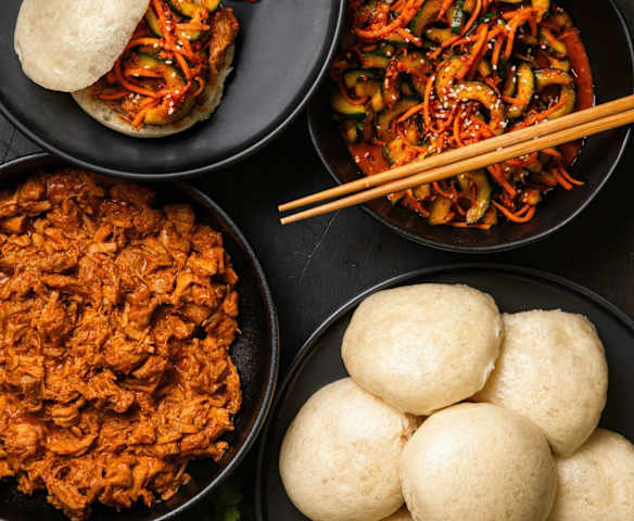 Korean pulled pork buns with pickled salad (Skinnymixers)