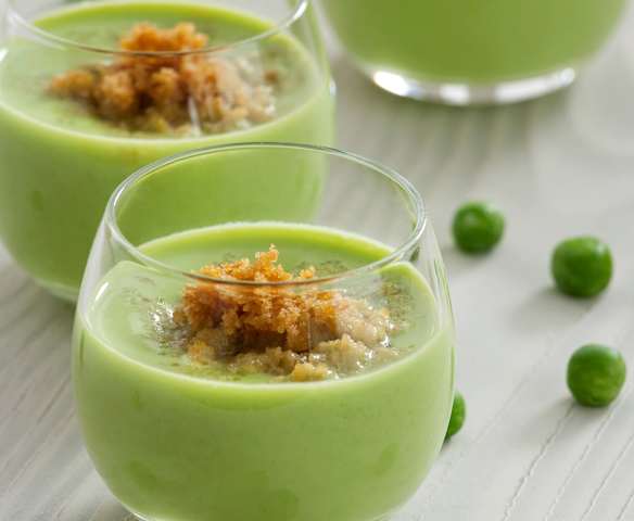 Crema de guisantes dulces y polvo de kikos (Salvador Gallego)