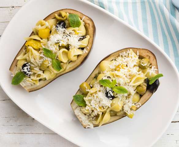 Conchiglie alle melanzane, acciughe e menta Conchiglie alle melanzane, acciughe e menta