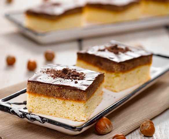 Ořechové řezy (Haselsskuchen)