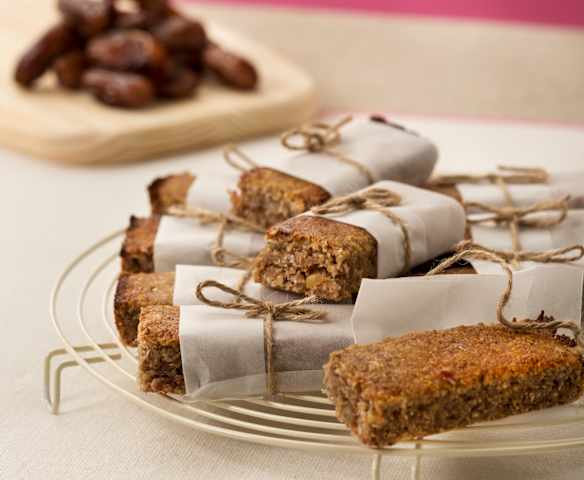 Banana and oatmeal energy bars