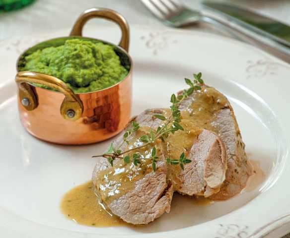Solomillo de cerdo con puré de arvejitas