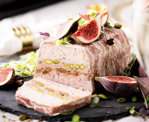 Terrine de porc, poulet et foie gras avec chutney de figues au porto