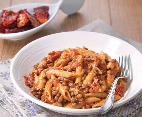 Macarrones integrales con lentejas